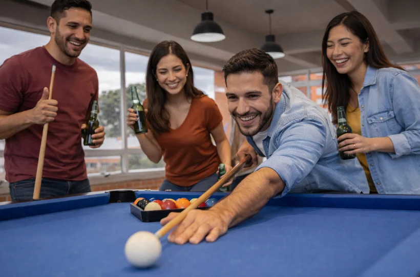 Amigos compartiendo en zonas comunes
